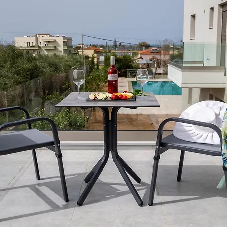 Destino Luxury Apts Apartment