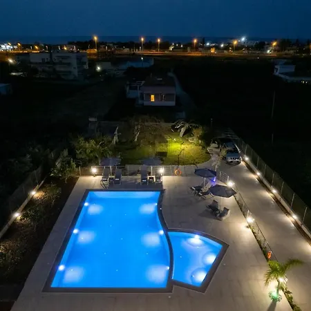 Destino Luxury Apts Apartment *